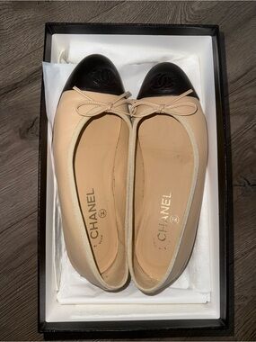Chanel Lambskin Ballet Flats in Beige & Black (style G02819 X01000 C0204)